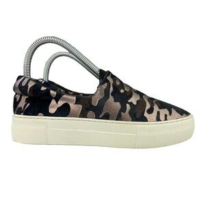 J/SLIDES NYC Ariana Camo Metallic Velvet‎ Slip On Sneakers Size 6